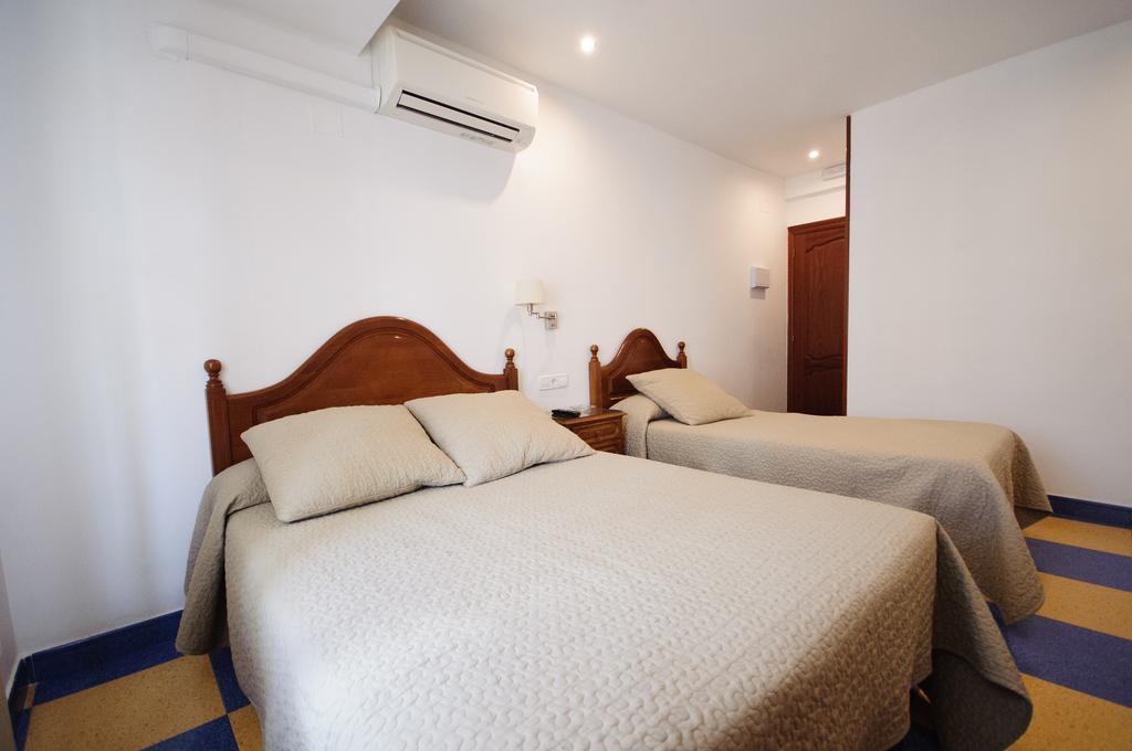 Hostal Restaurante La Trucha Benavente Dış mekan fotoğraf