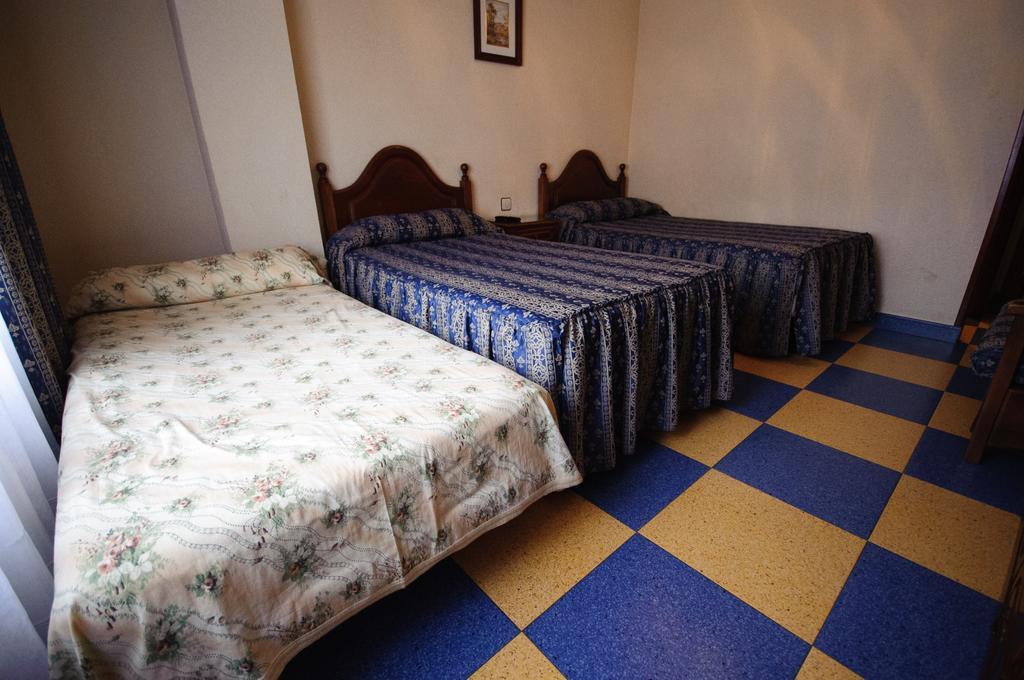 Hostal Restaurante La Trucha Benavente Dış mekan fotoğraf