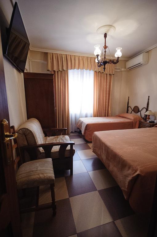 Hostal Restaurante La Trucha Benavente Dış mekan fotoğraf