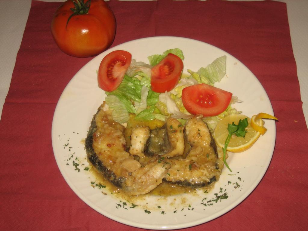 Hostal Restaurante La Trucha Benavente Dış mekan fotoğraf